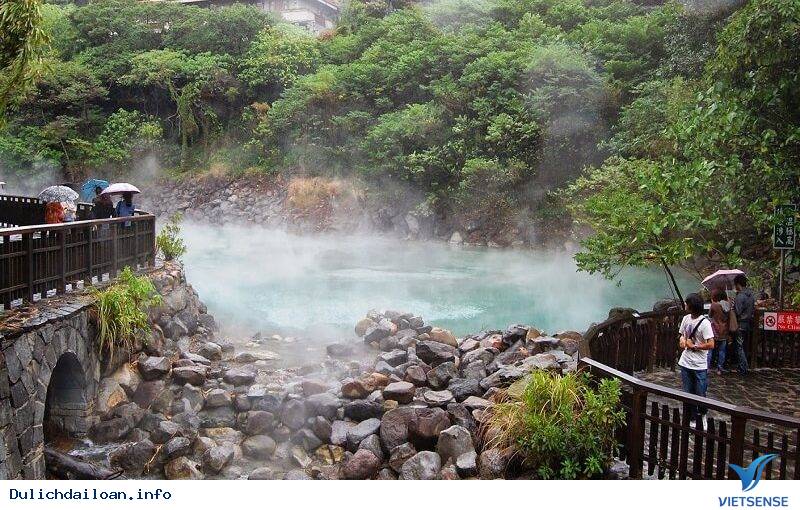 Tắm suối nước nóng