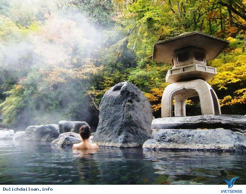 Trải nghiệm tắm suối nước nóng - Ảnh 1 Trải nghiệm tắm suối nước nóng - Ảnh 1