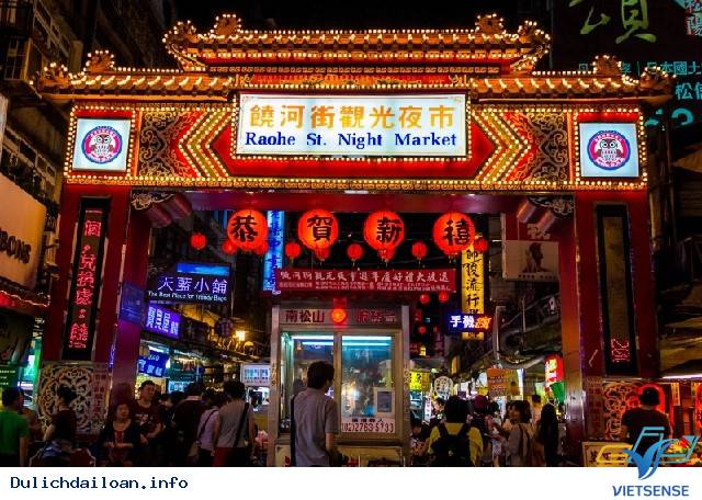 Chợ đêm đường Nhiêu Hà