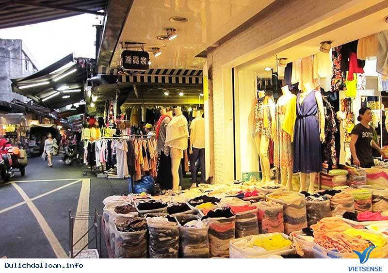 Khu buôn bán quần áo Ngũ Phân Phố